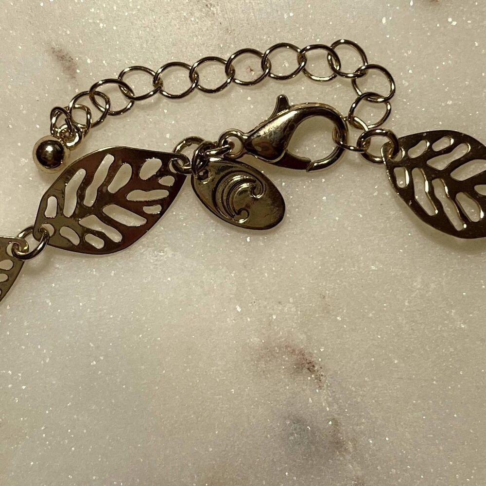 Charming Charlie | Gold Tone Leaf Choker Necklace - Picture 4 of 6